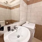 Alexis - Pet Friendly