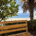 Alexis - Pet Friendly Lejlighed *
