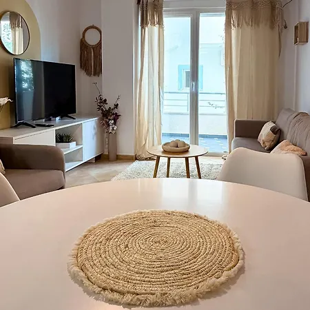 Alexis - Pet Friendly *